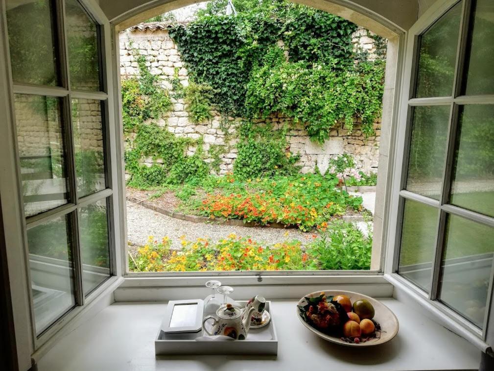 Bourg-Charente Le Domaine Des Platanes Bed & Breakfast エクステリア 写真