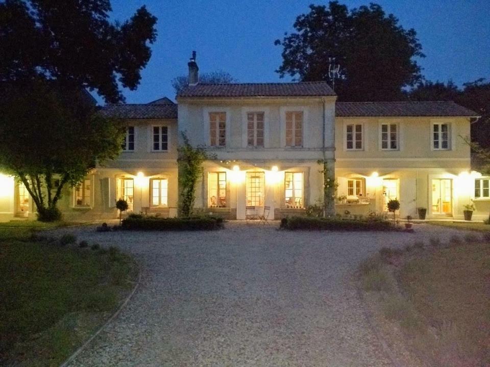 Bourg-Charente Le Domaine Des Platanes Bed & Breakfast エクステリア 写真